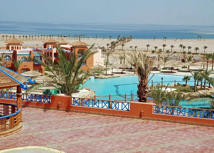 Üdülőközpont Faraana Heights Aqua Park 4*